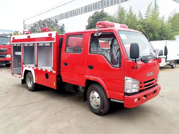 庆铃五十铃2吨水罐消防车