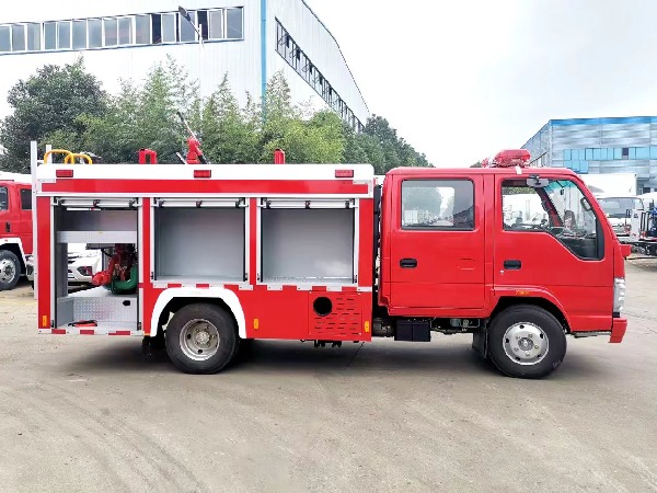 庆铃五十铃2吨水罐消防车