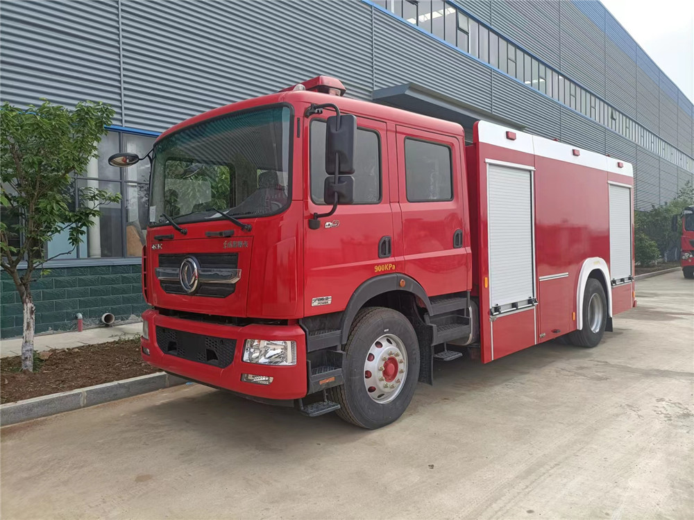 东风多利卡D9-6吨泡沫消防车