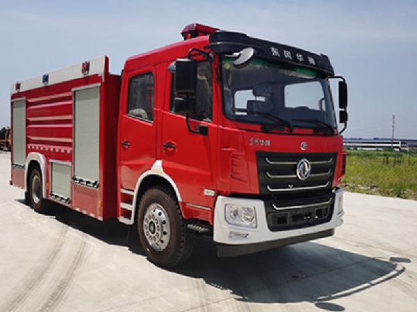 东风华神8m³泡沫消防车