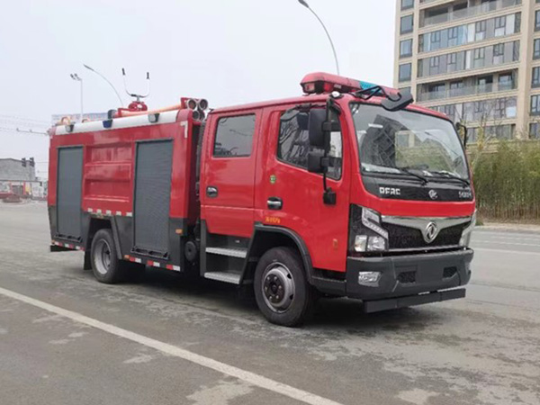 东风多利卡5m³泡沫消防车