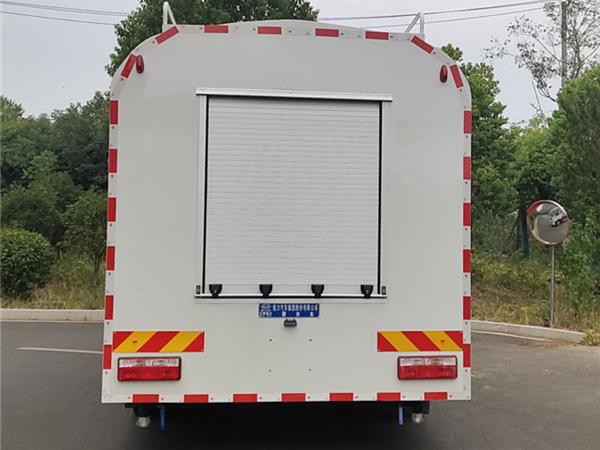 东风D9（11吨）消防洒水车