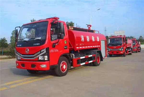 东风多利卡3.5吨消防洒水车