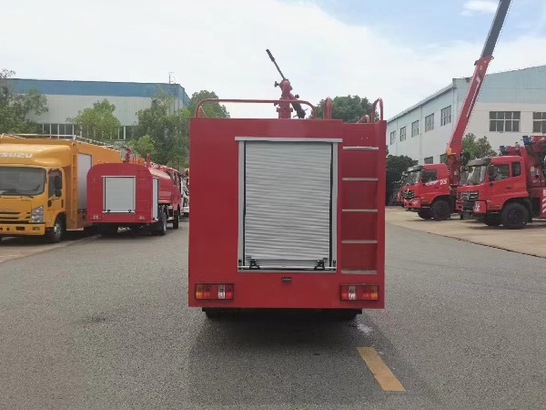 福田2吨消防洒水车
