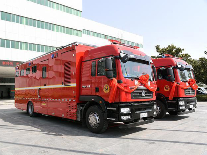重汽豪沃消防车载洗涤车