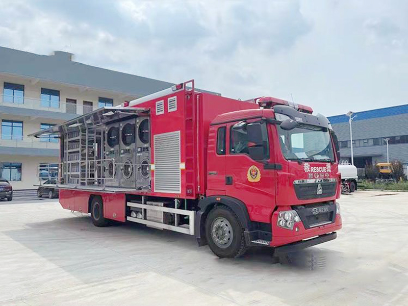 重汽豪沃被服洗涤车