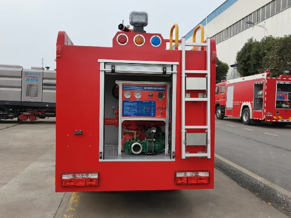 蓝牌东风途逸1吨水罐消防车