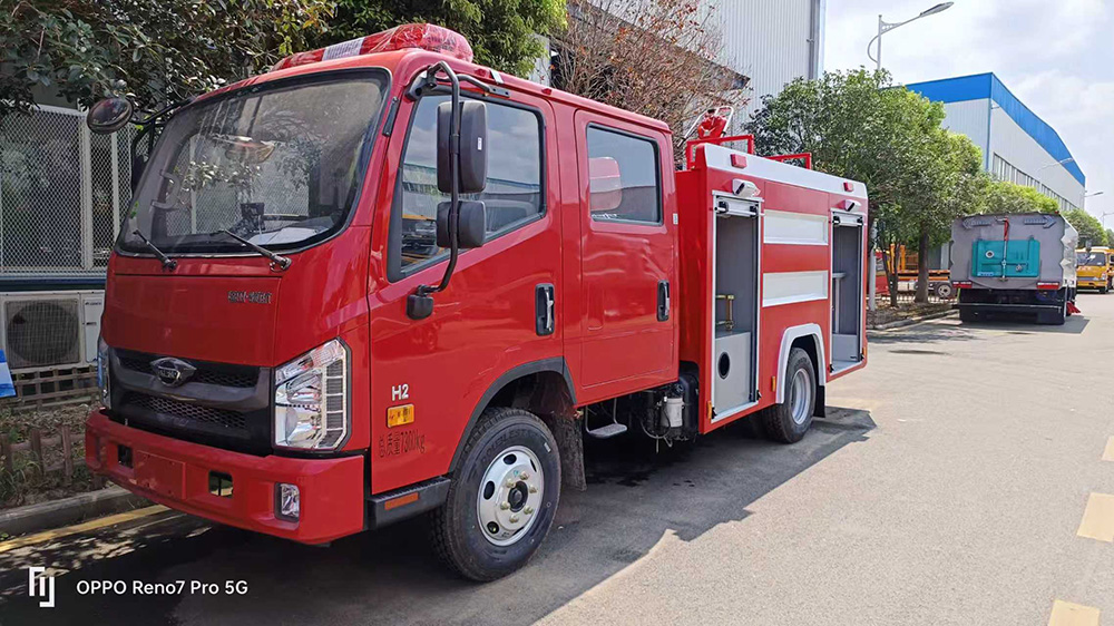 福田3.5吨消防洒水车