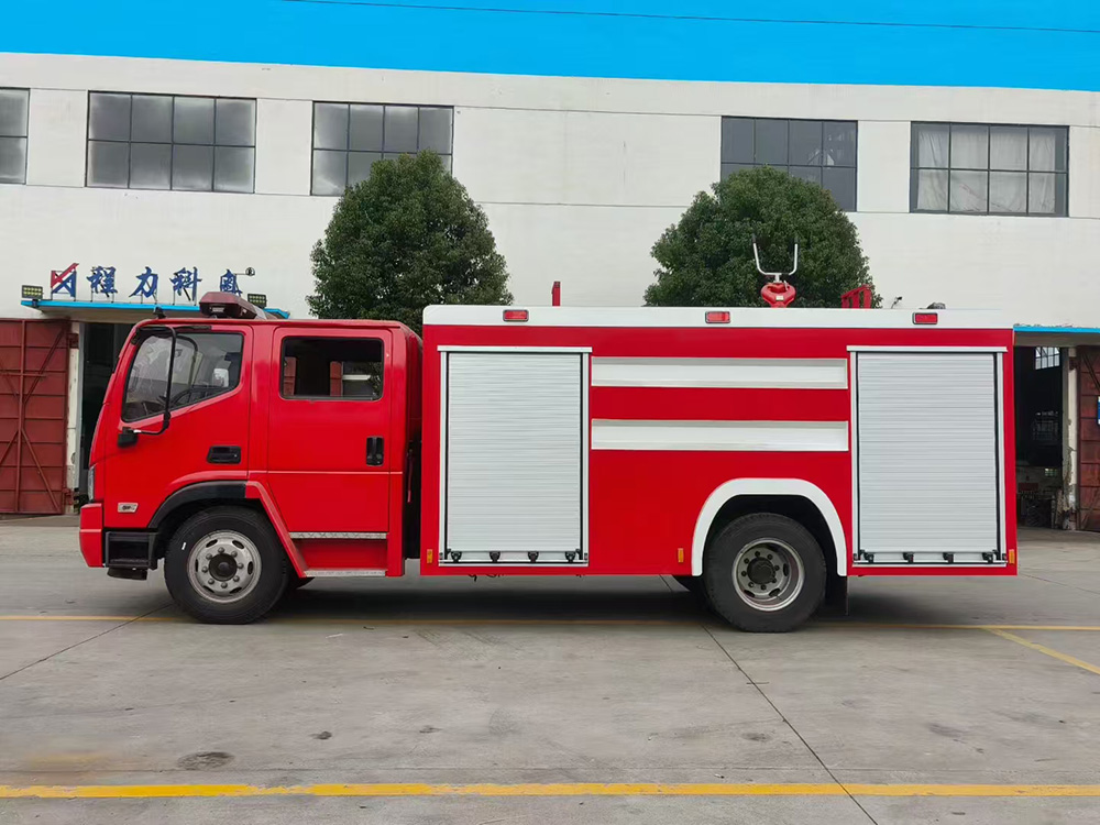 福田6吨水罐消防车