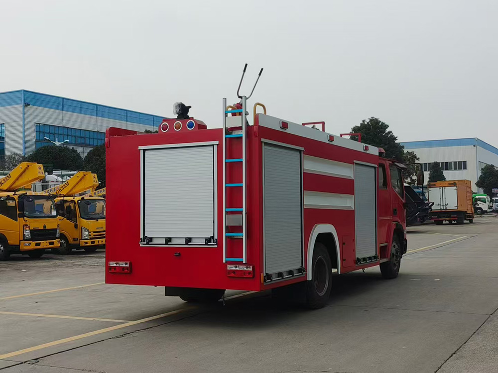 福田6吨水罐消防车