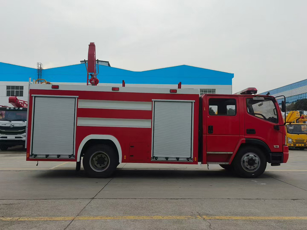 福田6吨水罐消防车