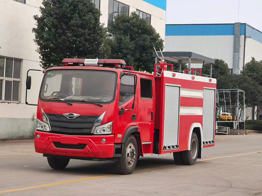 福田6吨水罐消防车