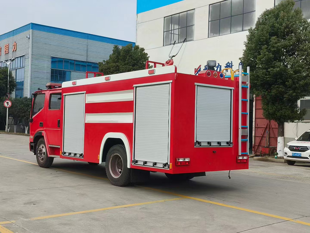 福田6吨水罐消防车