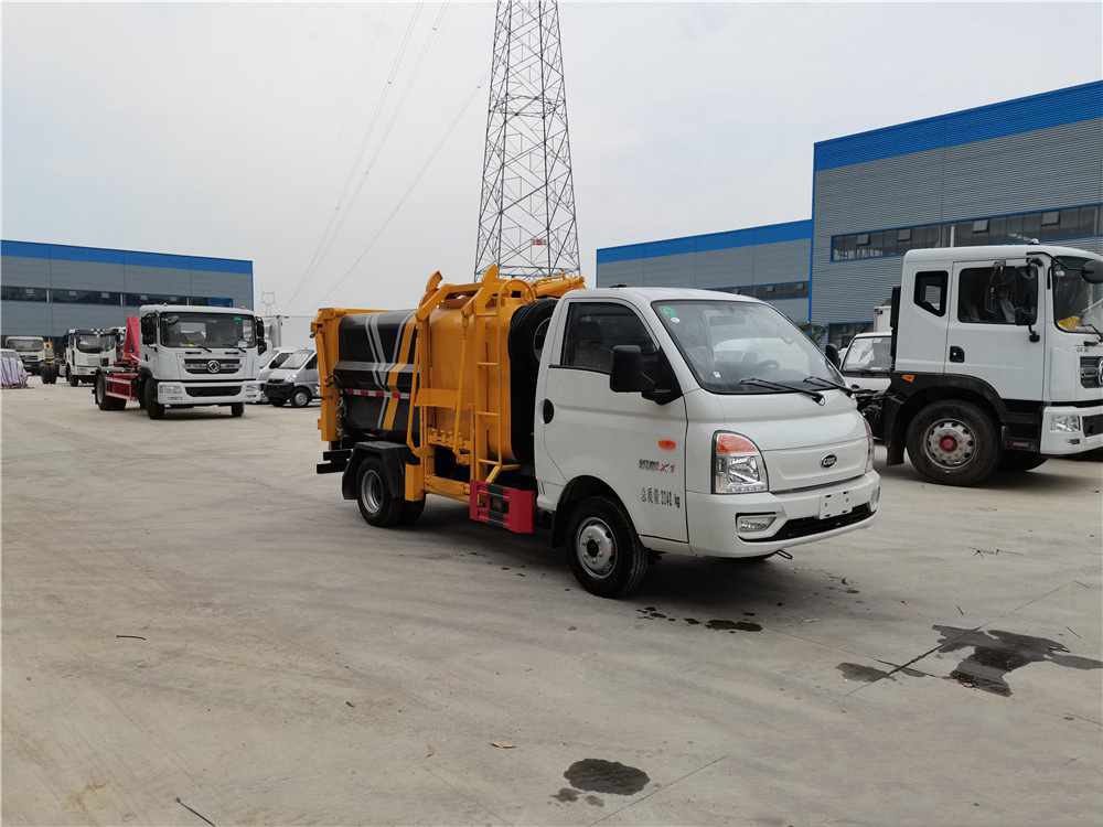 4.5立方 蓝牌凯马瑞航侧装压缩垃圾车