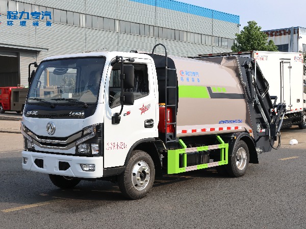 5方蓝牌东风D5 压缩垃圾车